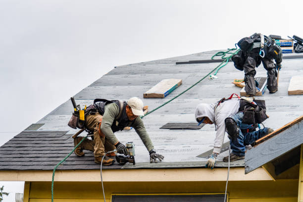 Professional Gutter Installation technician working in Quogue, NY